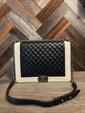Chanel Jumbo Boy Bag